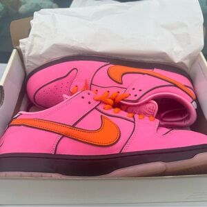 Nike Men's Pink and Orange Athletic Shoes